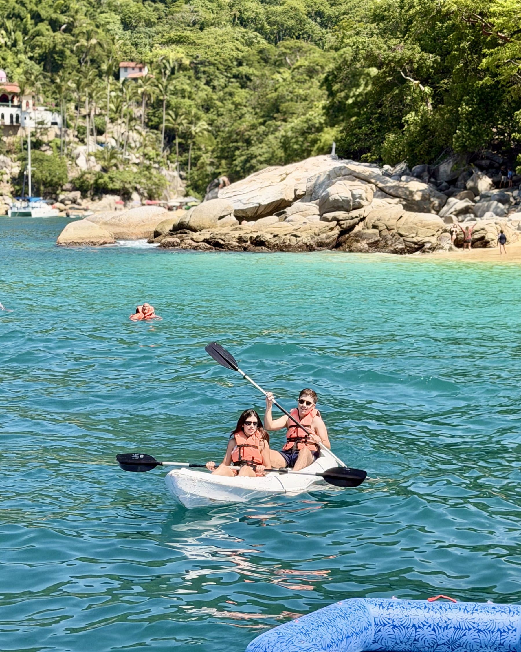 Kayak en familia en la costa sur.